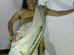 Desi Bhabhi in Saree Hot Camera Show